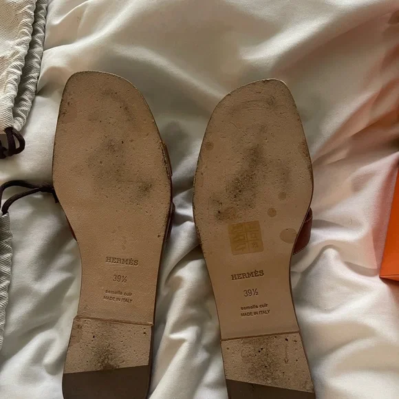 Hermes Brown Sandals Luxurious Leather Design - Picture 3 of 11